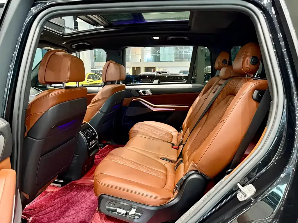 BMW X7 — фото 9