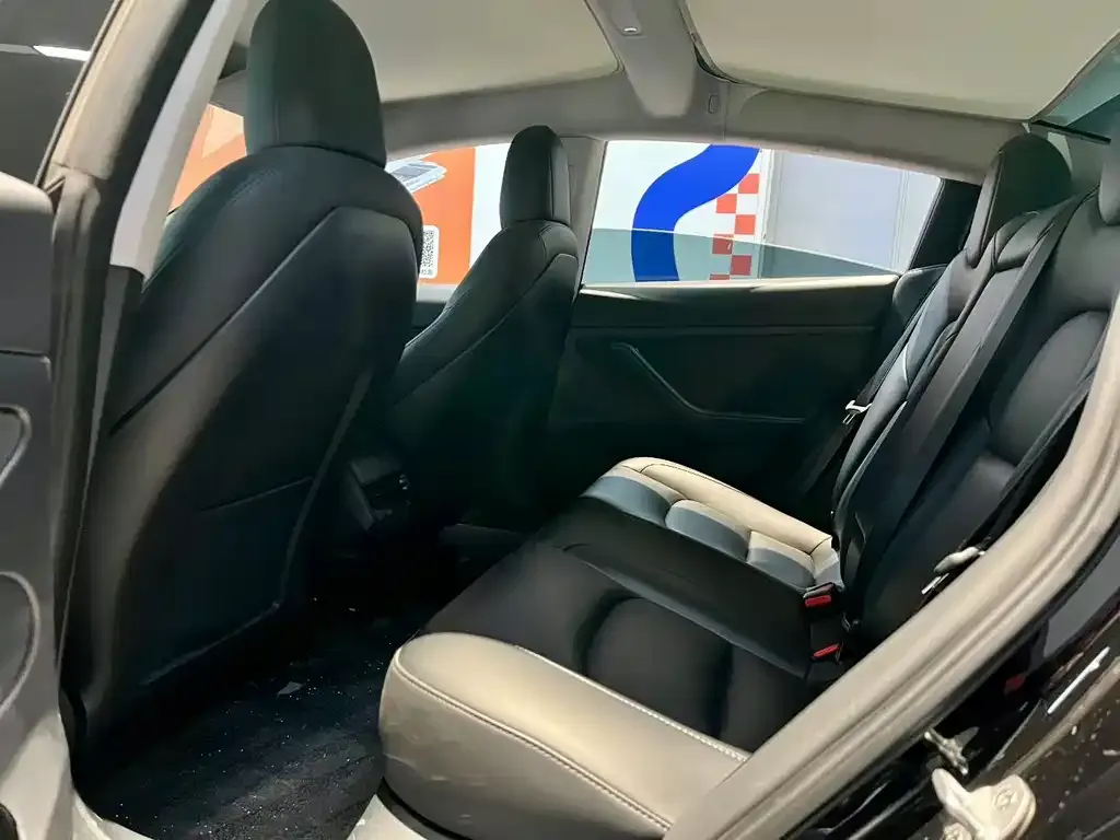 Tesla Model 3 — фото 8