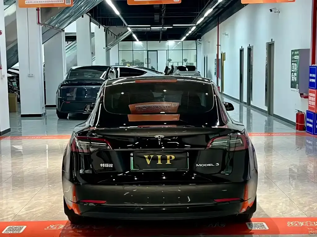 Tesla Model 3 — фото 6