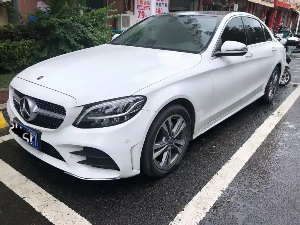 Mercedes-Benz C-Class — фото 1