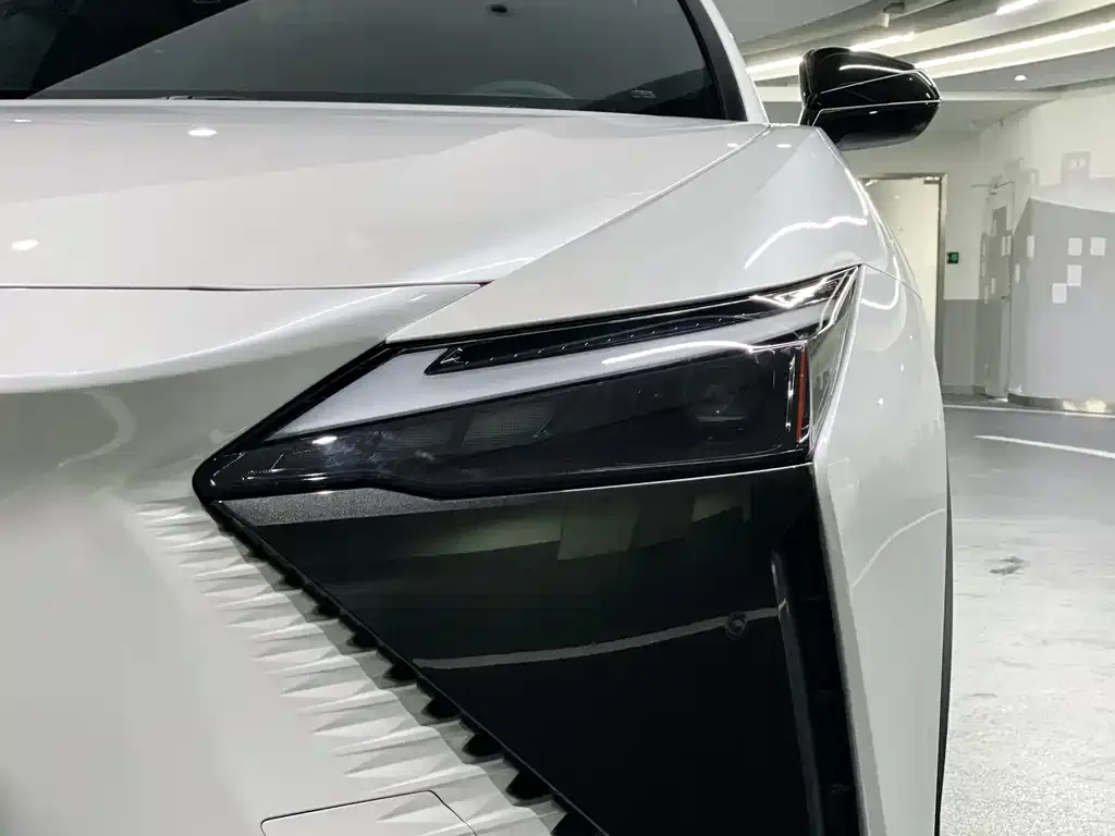 Lexus RZ — фото 2