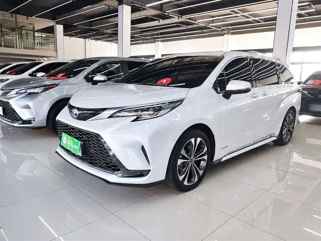 Toyota Granvia — фото 8