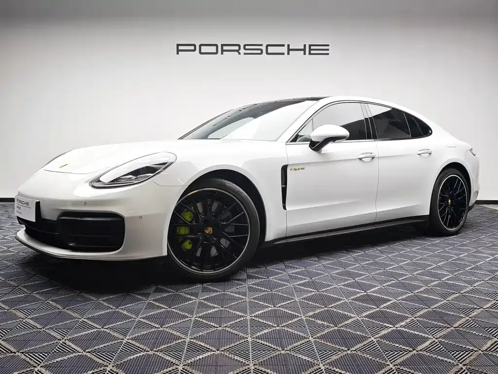 Porsche Panamera Hybrid — фото 1