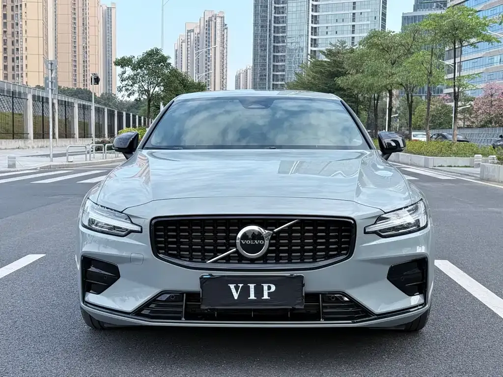 Volvo S60 — фото 2