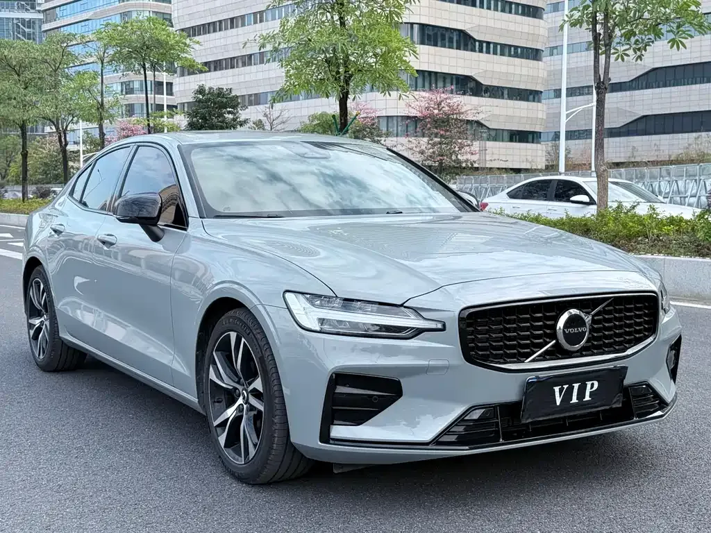 Volvo S60 — фото 3