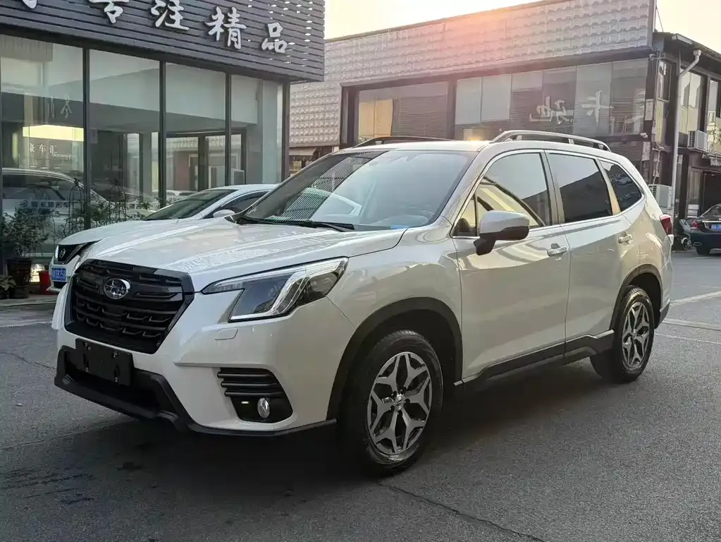 Subaru Forester — фото 1