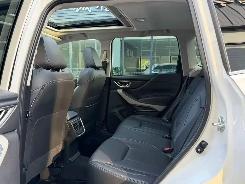 Subaru Forester — фото 4