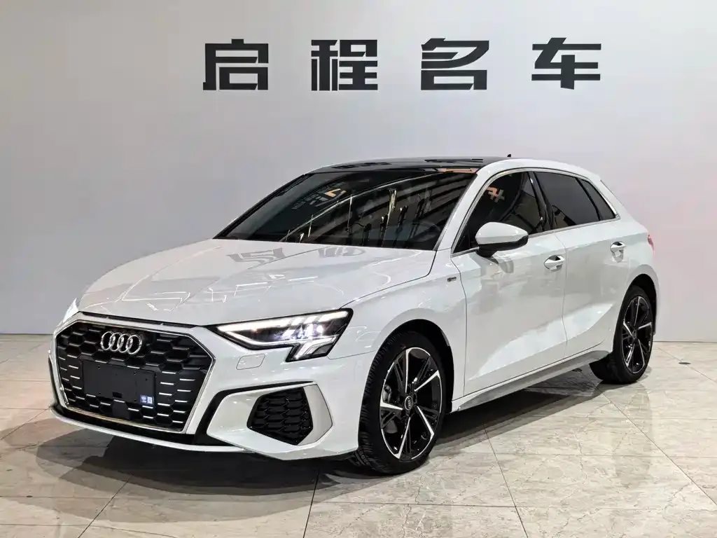 Audi A3 — фото 1