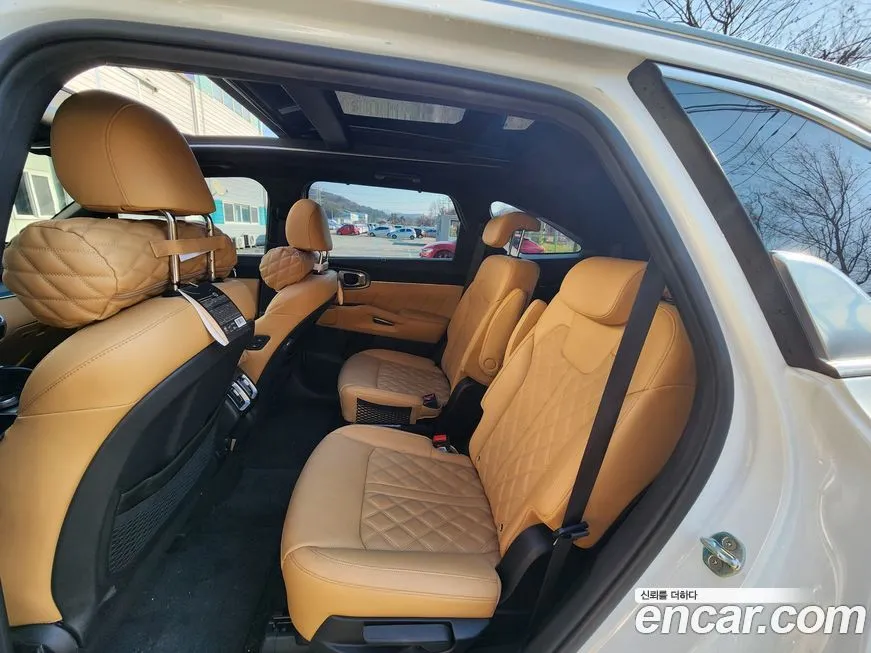 Kia Sorento — фото 7