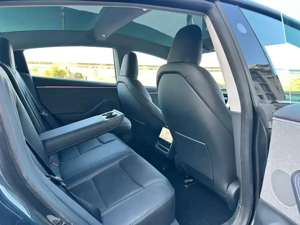 Tesla Model 3 — фото 5