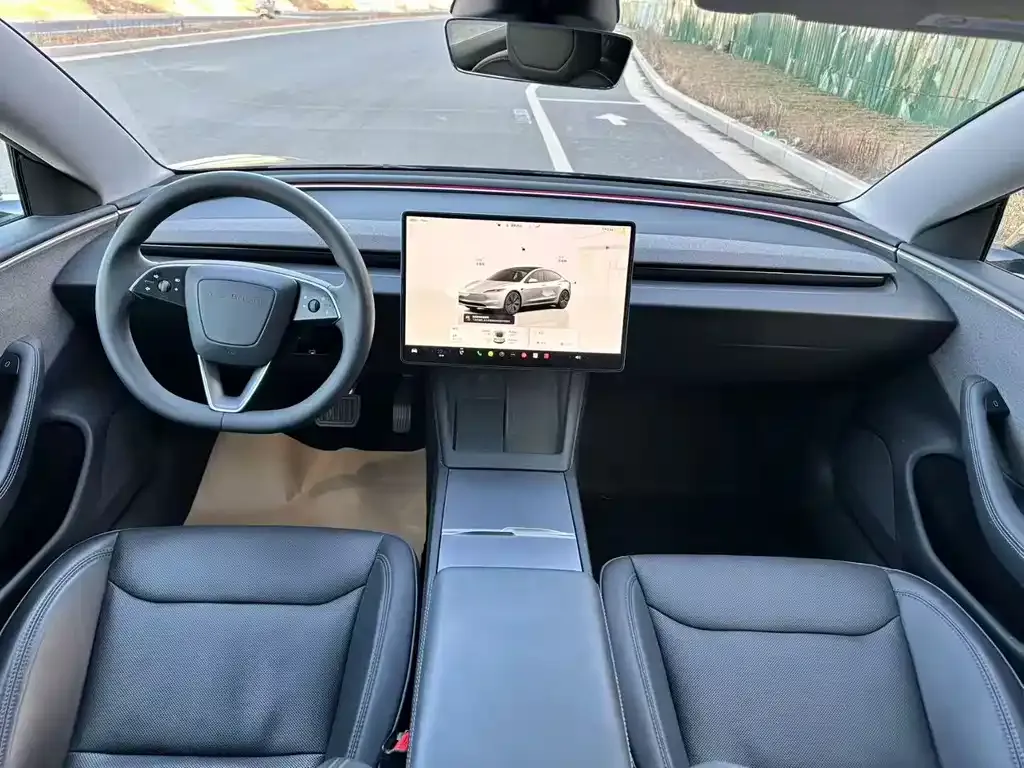 Tesla Model 3 — фото 7