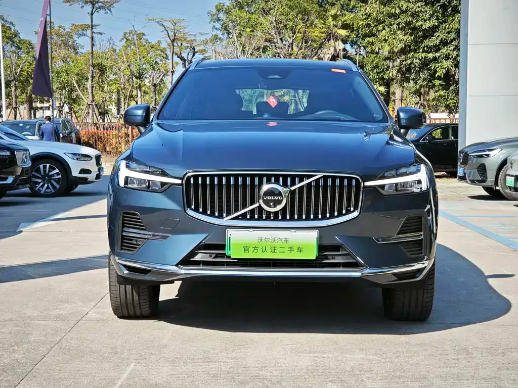 Volvo XC60 PHEV — фото 9