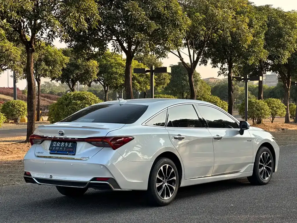 Toyota Avalon — фото 6