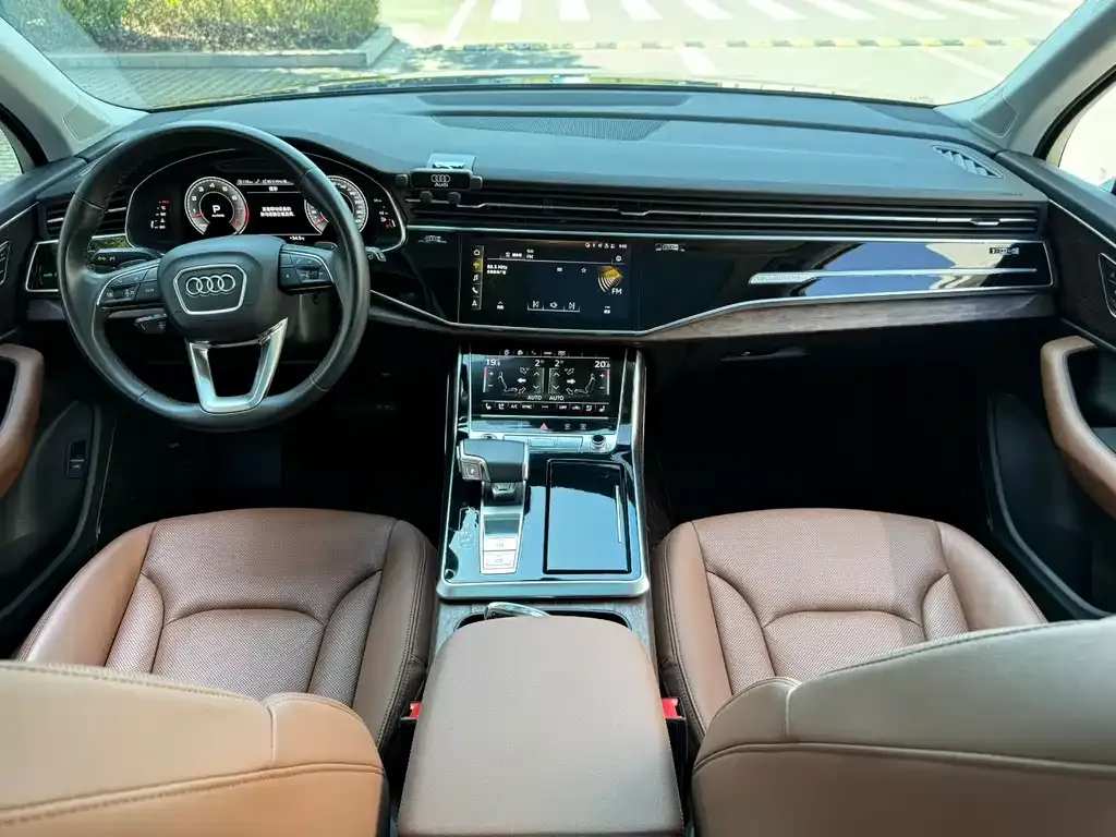 Audi Q7 — фото 5