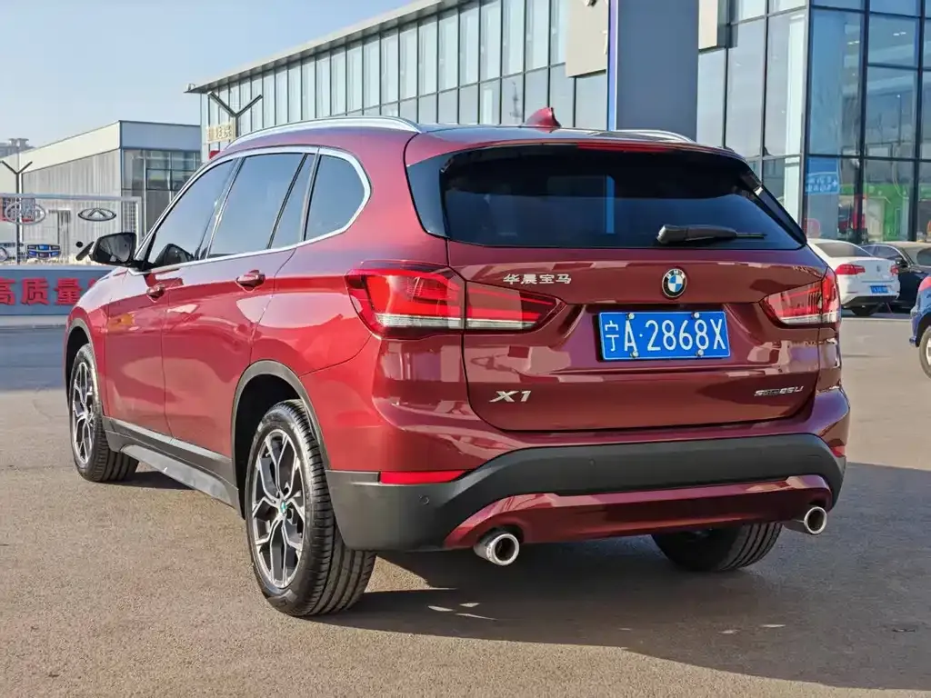 BMW X1 — фото 9