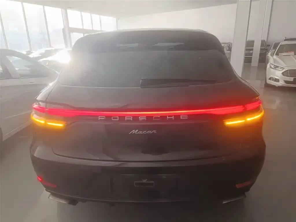 Porsche Macan — фото 10