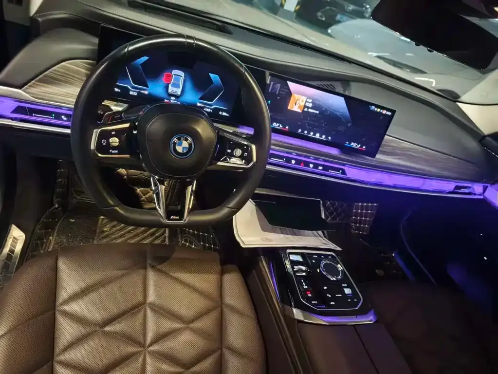 BMW i7 — фото 4