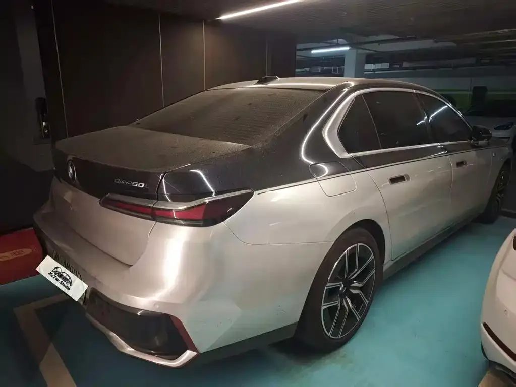 BMW i7 — фото 2