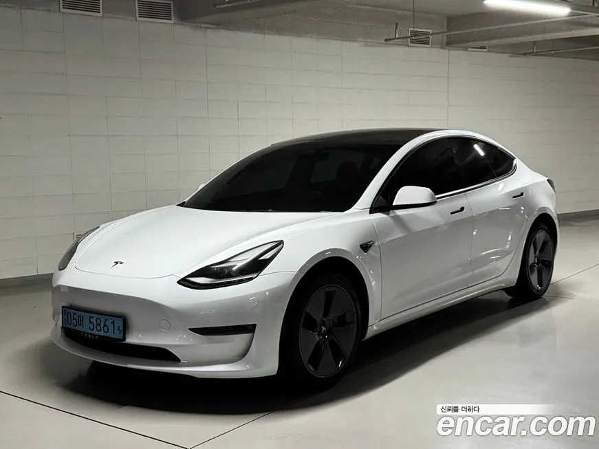 Tesla Model 3 — фото 1