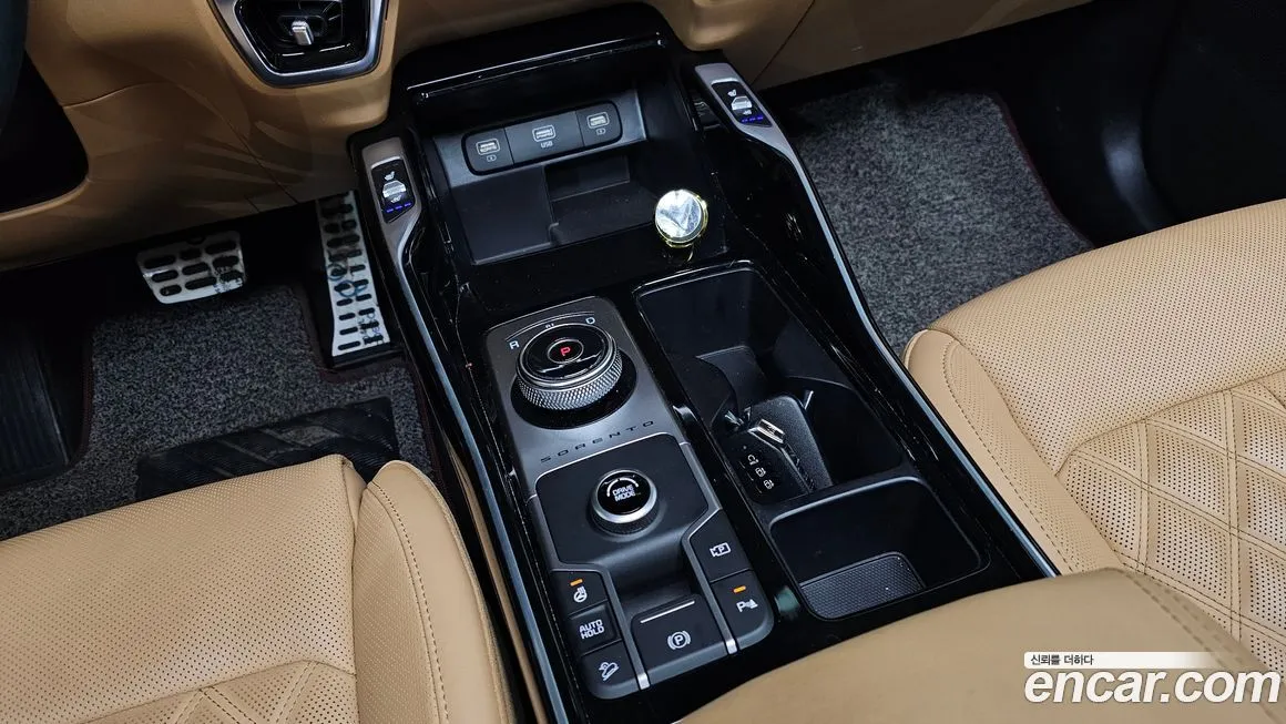 Kia Sorento — фото 7