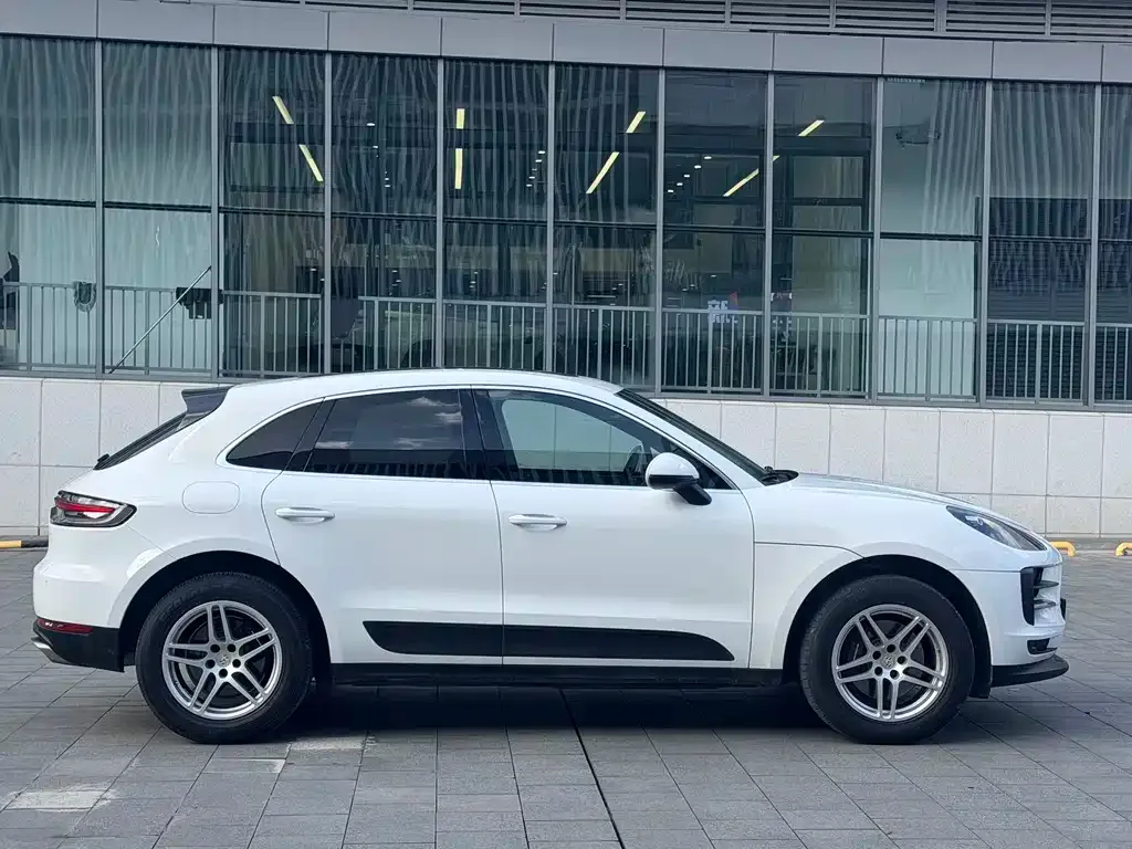 Porsche Macan — фото 10
