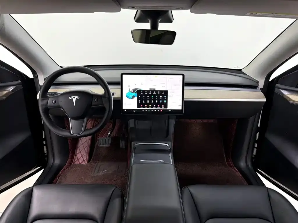 Tesla Model Y — фото 3