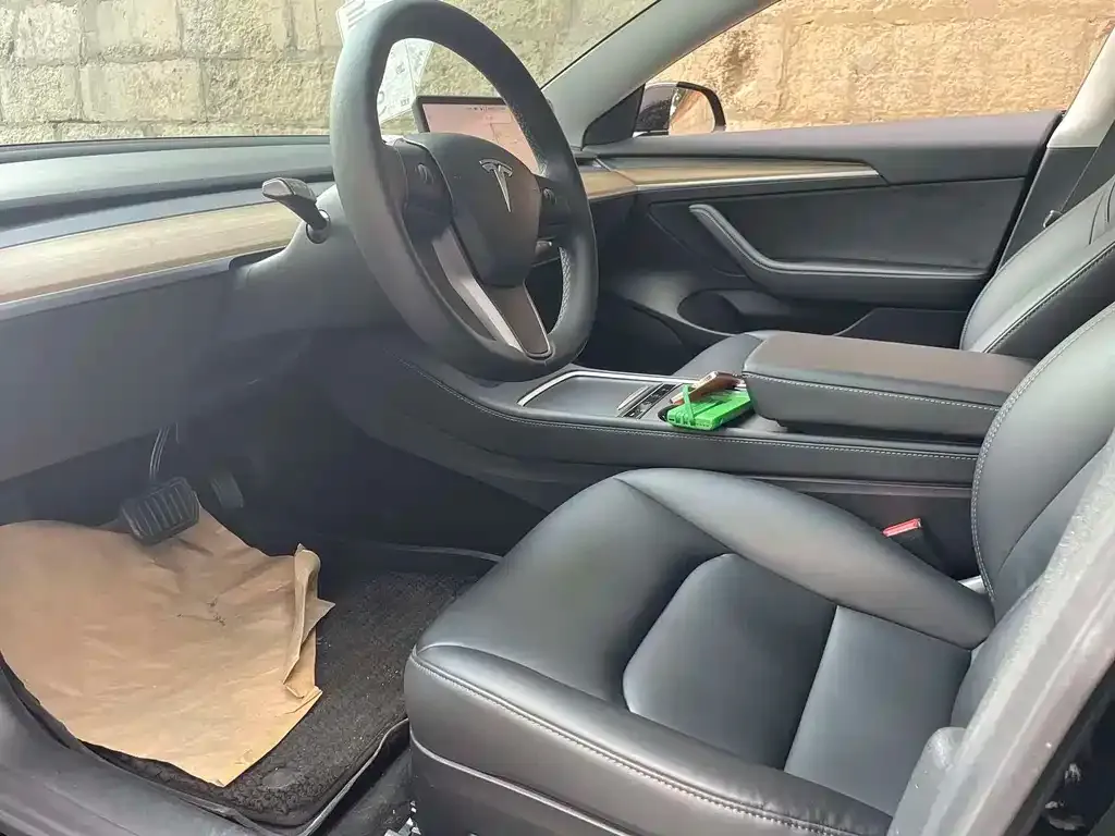 Tesla Model 3 — фото 3