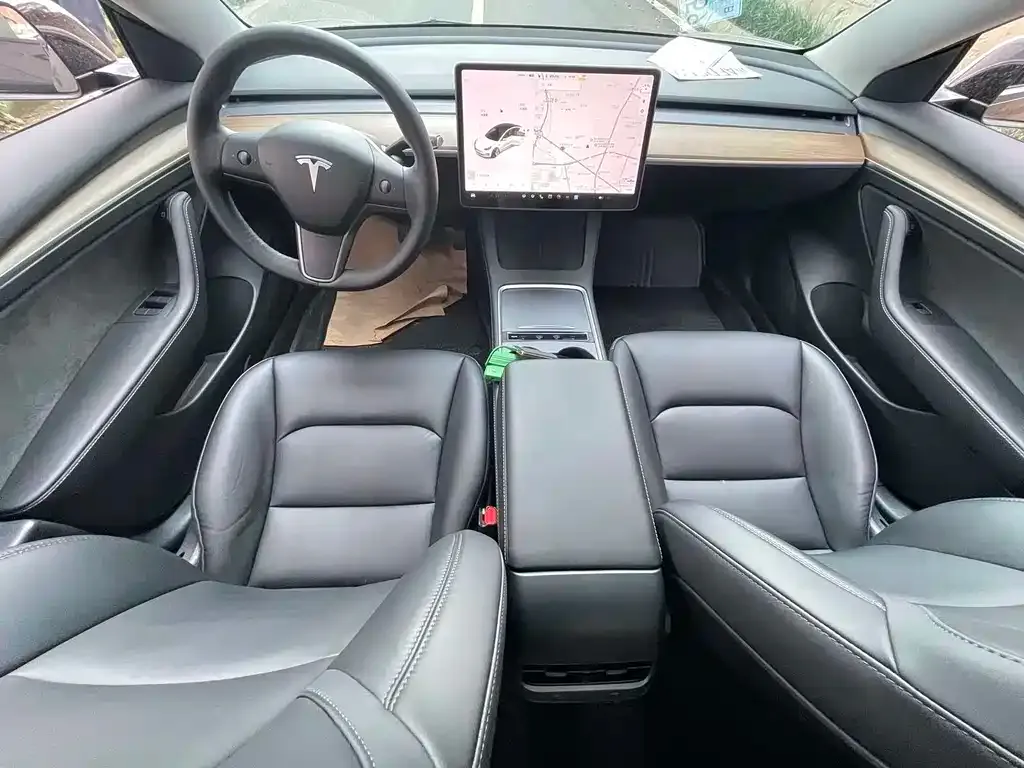 Tesla Model 3 — фото 4
