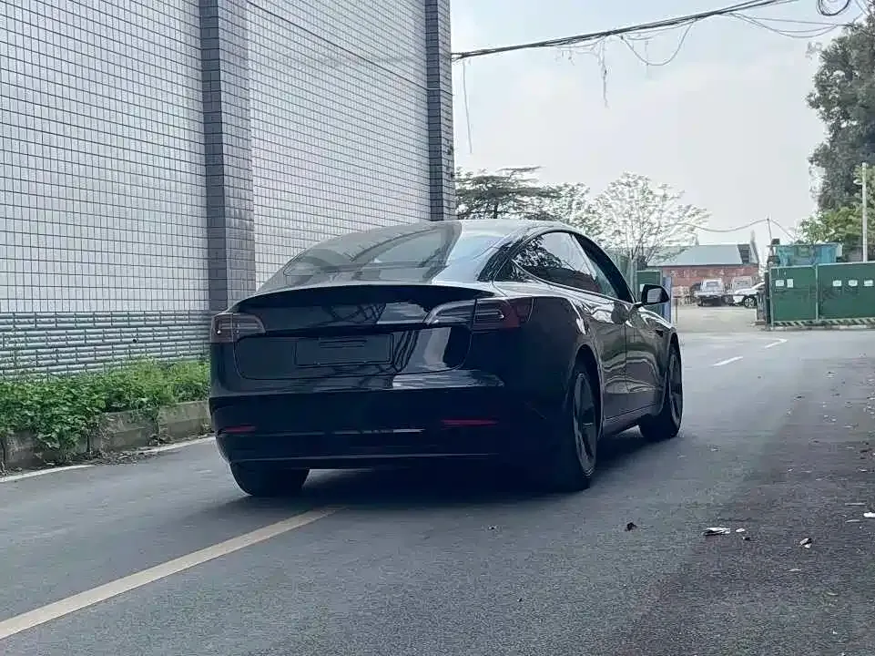 Tesla Model 3 — фото 8