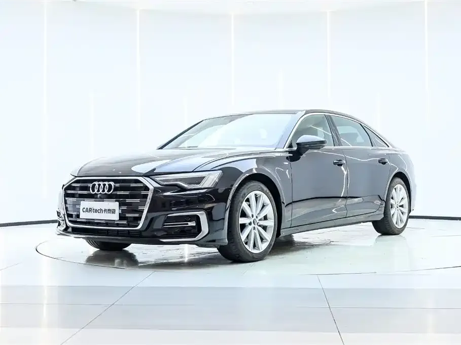 Audi A6L — фото 1