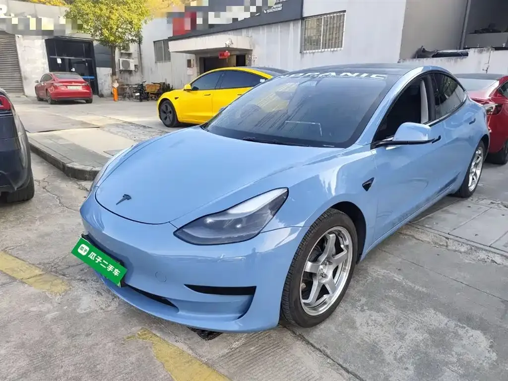 Tesla Model 3 — фото 1