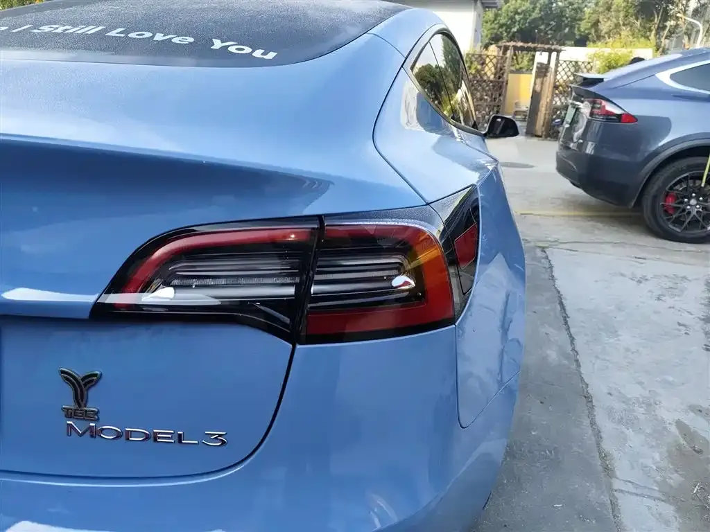 Tesla Model 3 — фото 10