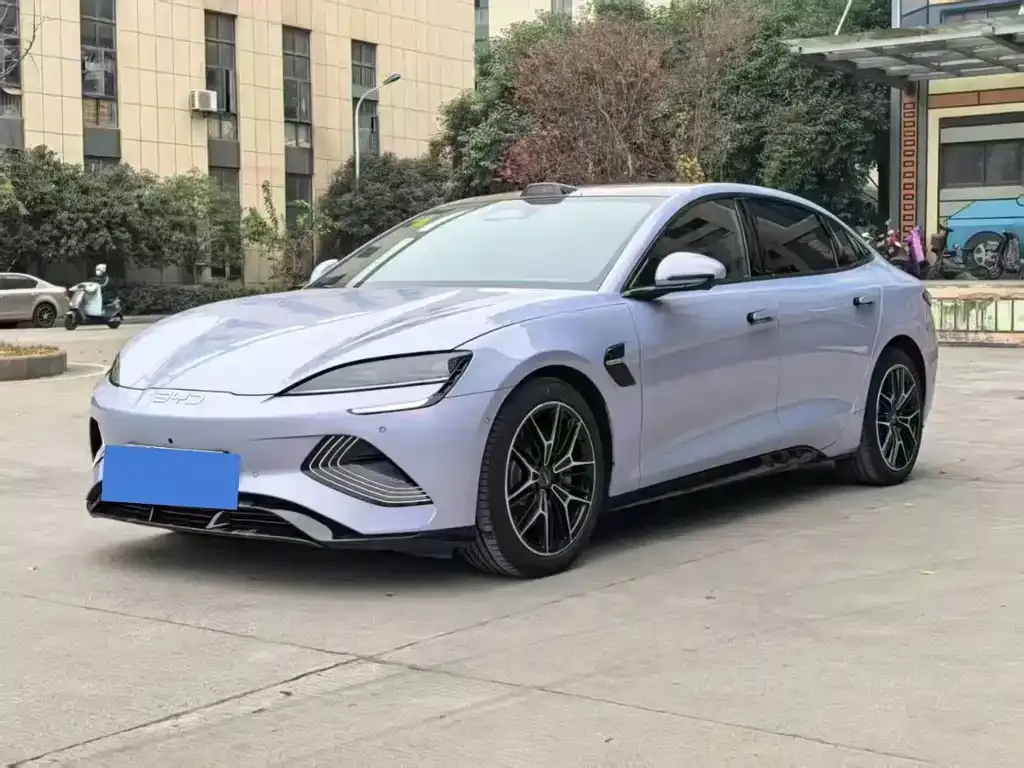 BYD Seal — фото 1