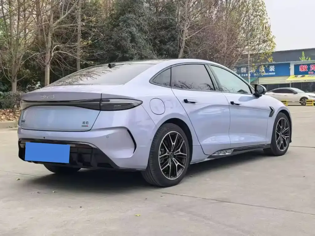 BYD Seal — фото 8