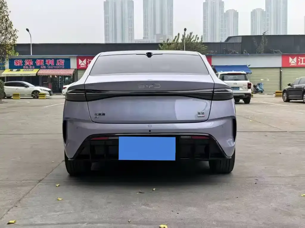 BYD Seal — фото 9