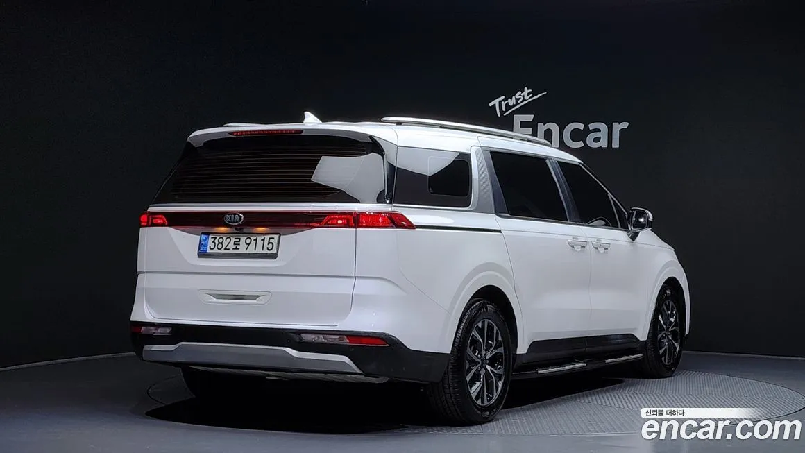 Kia Carnival — фото 4