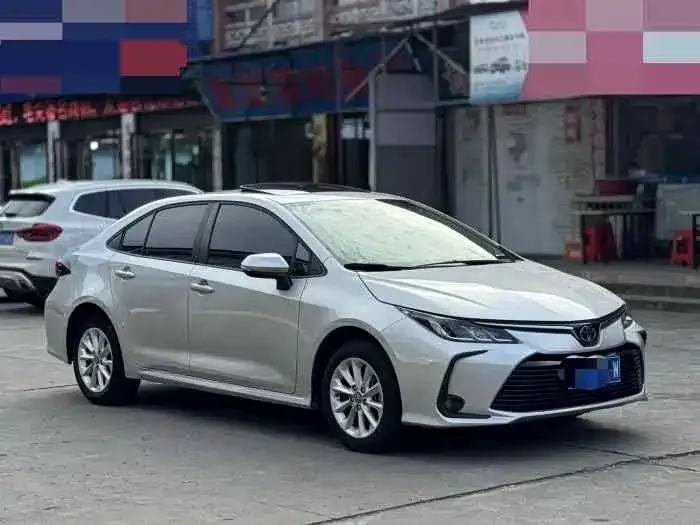Toyota Corolla — фото 2