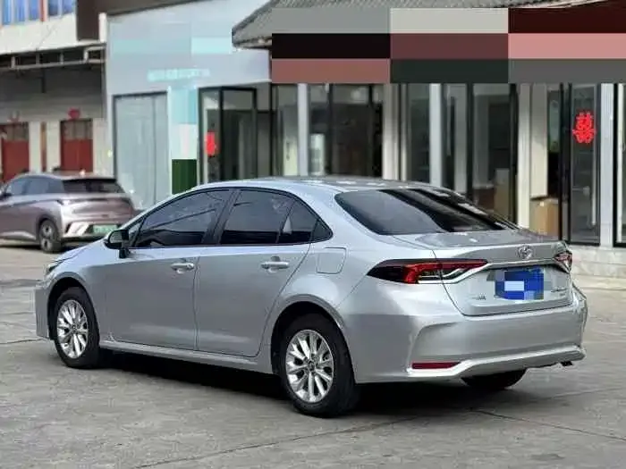 Toyota Corolla — фото 3