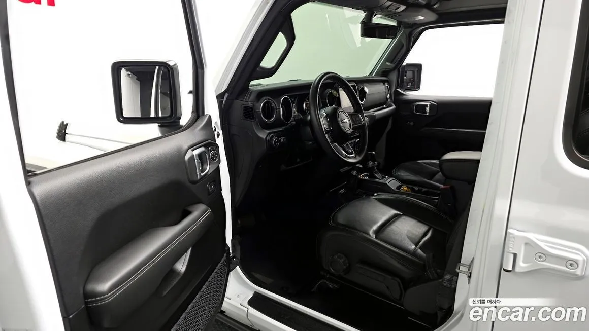 Jeep Wrangler — фото 10