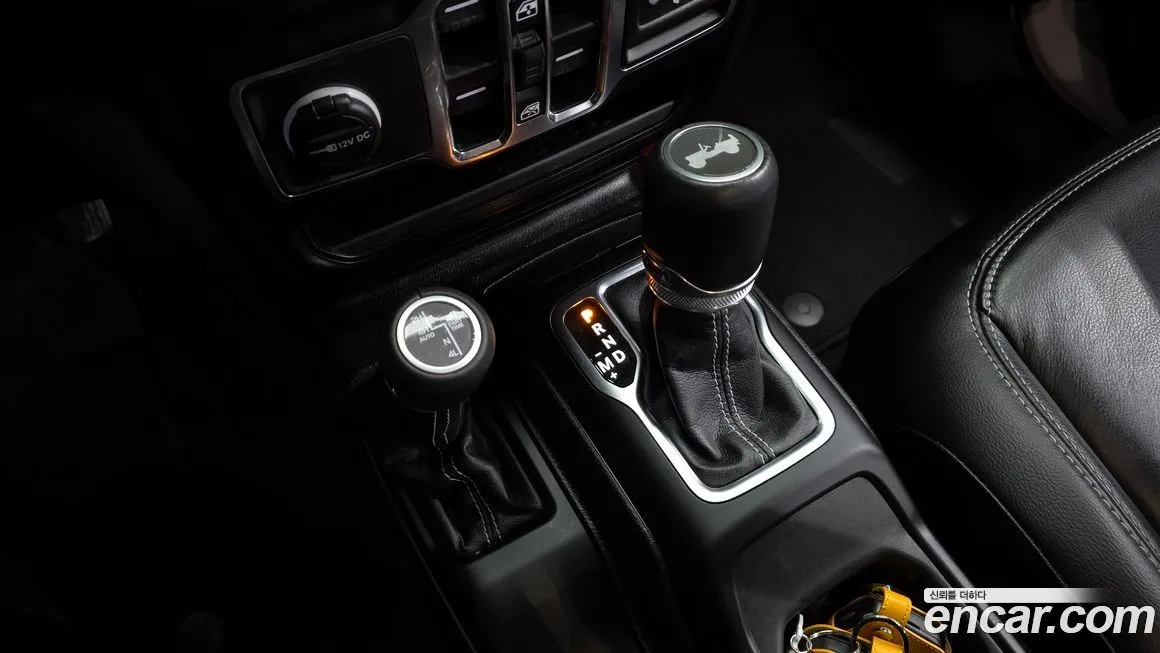 Jeep Wrangler — фото 9
