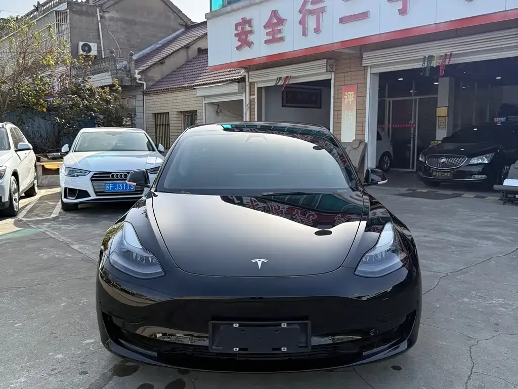 Tesla Model 3 — фото 2