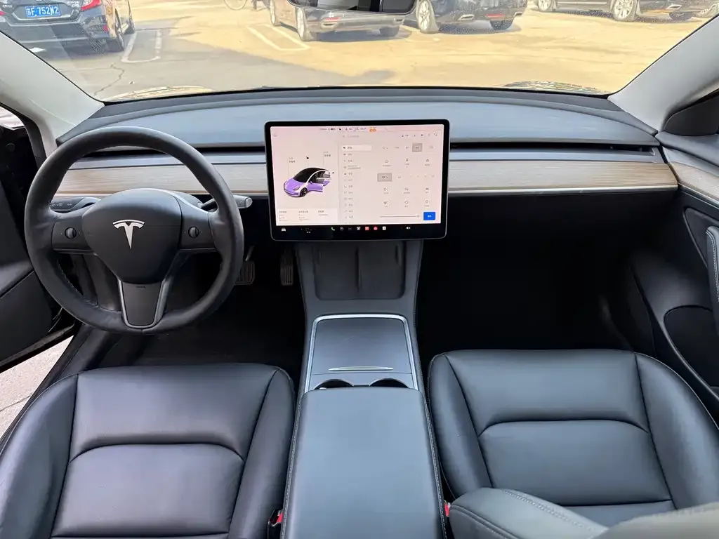 Tesla Model 3 — фото 5