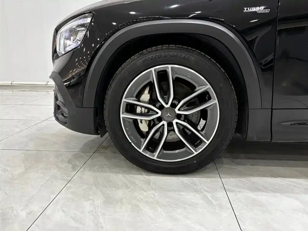 Mercedes-Benz GLB AMG — фото 4