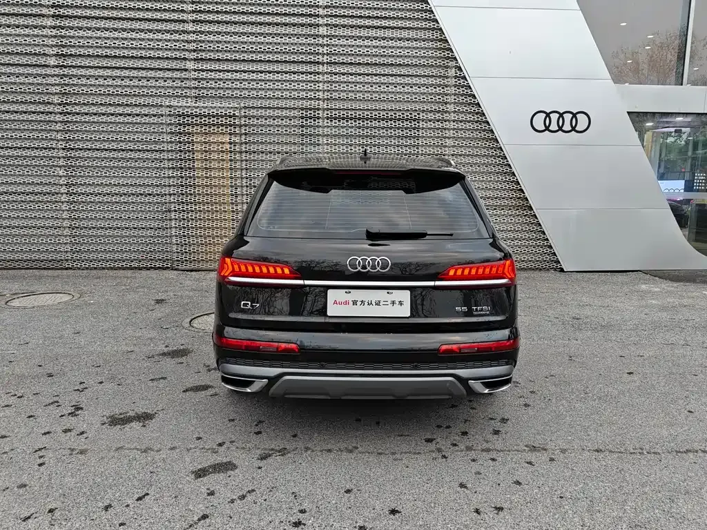 Audi Q7 — фото 10