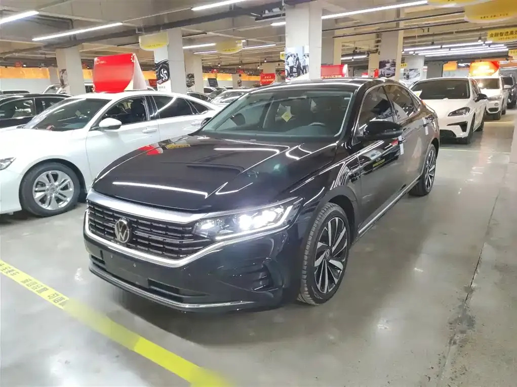 Volkswagen Passat — фото 1
