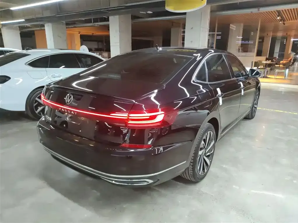 Volkswagen Passat — фото 7