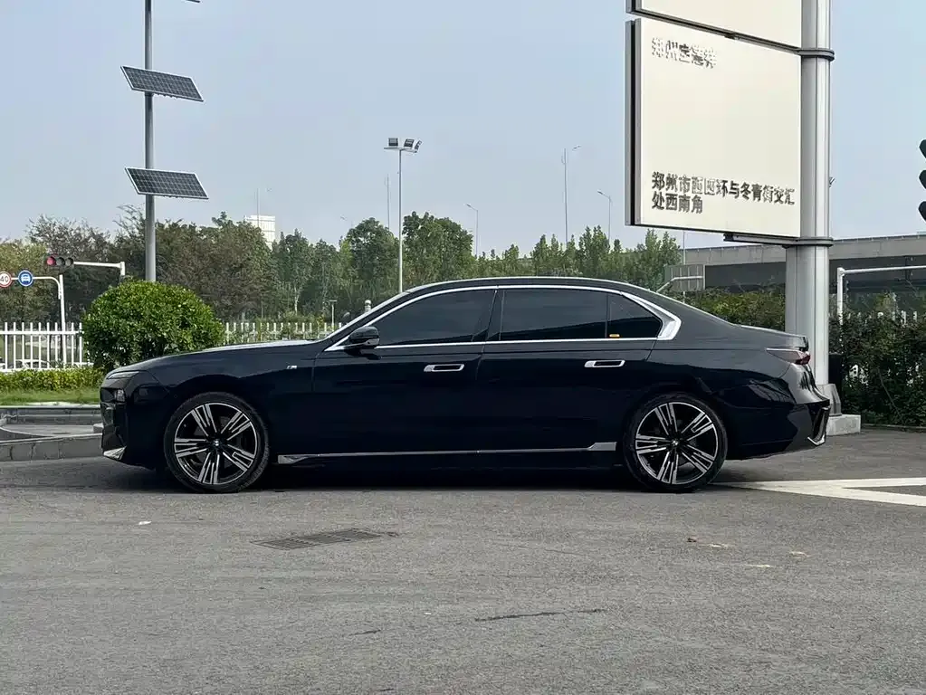 BMW 7 Series — фото 5