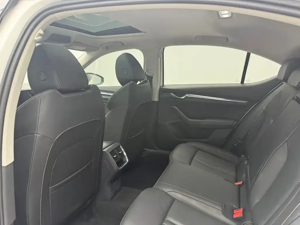 Skoda Octavia — фото 8