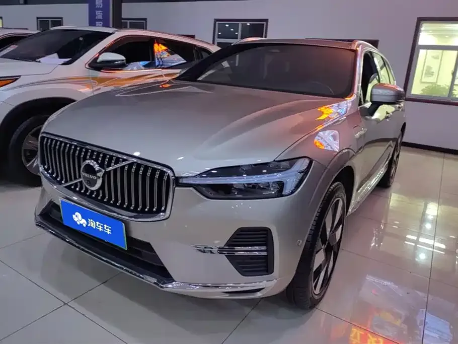 Volvo XC60 PHEV — фото 1