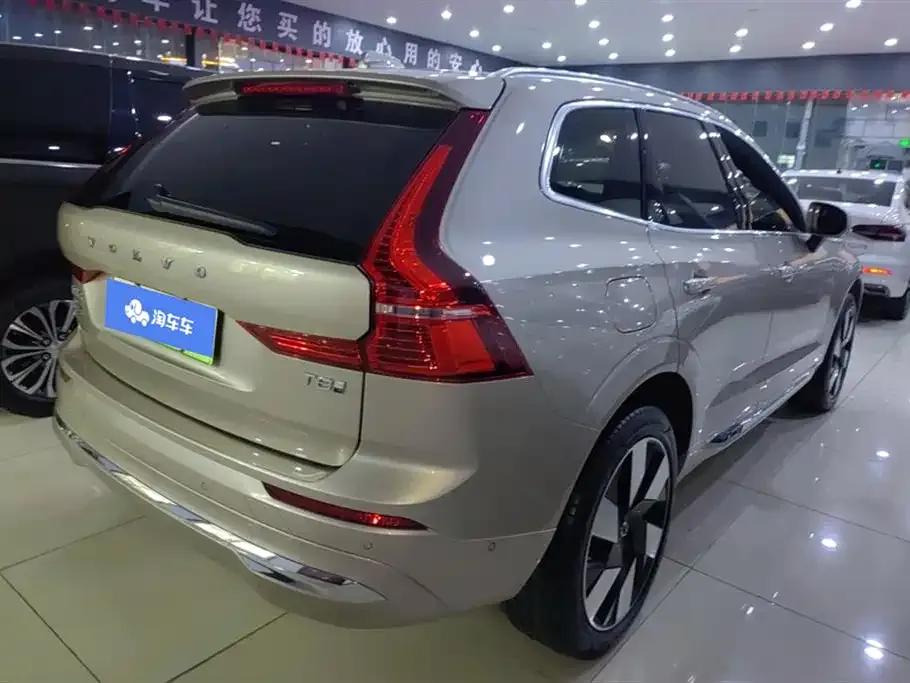 Volvo XC60 PHEV — фото 4